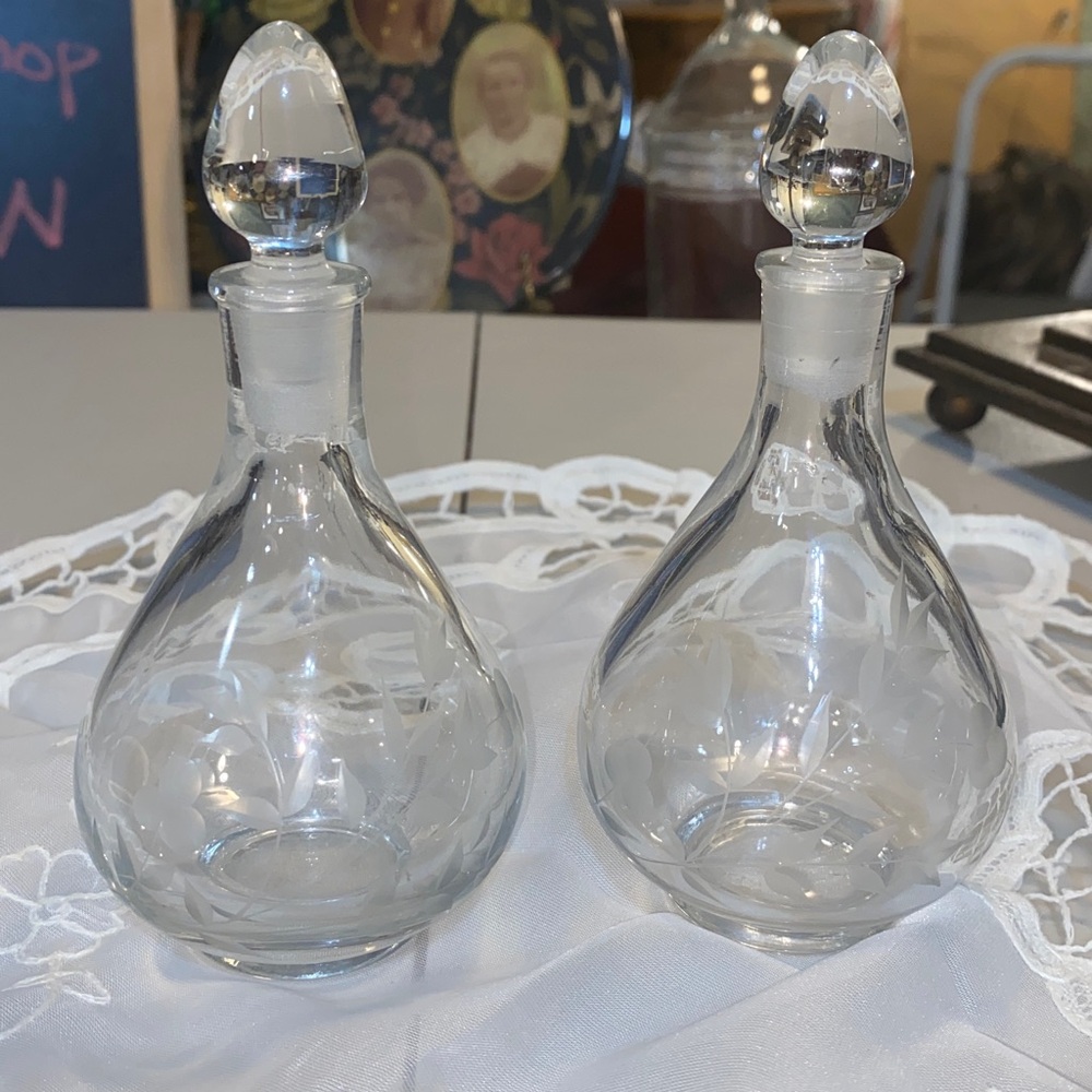 Vintage Lentheric Bouquet 4 oz Etched Perfume Bottles w/ Stopper 5.5” Tall